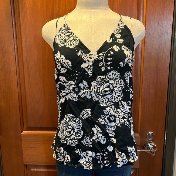 LOVESTITCH TANK 💖 BARND NEW - Picture 2 of 3